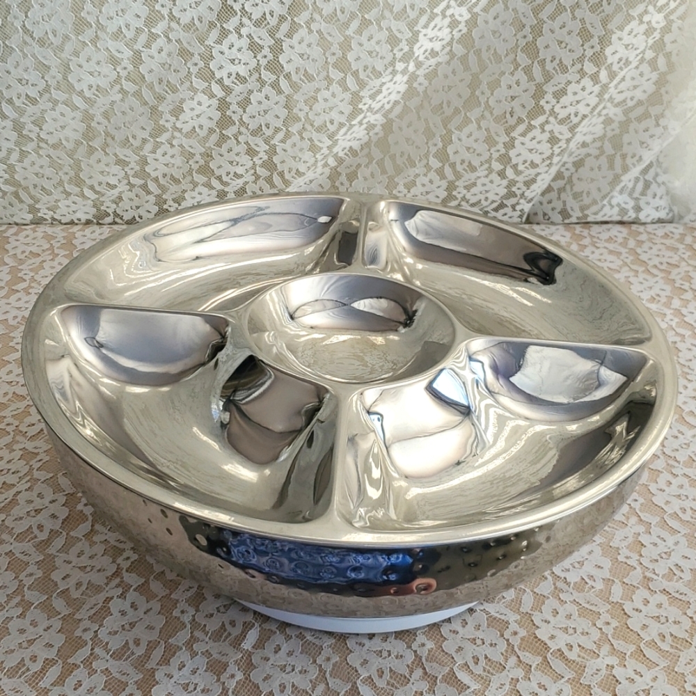 Stay cool Party tray place ice inside New 4 sides, center dip Home Interiors